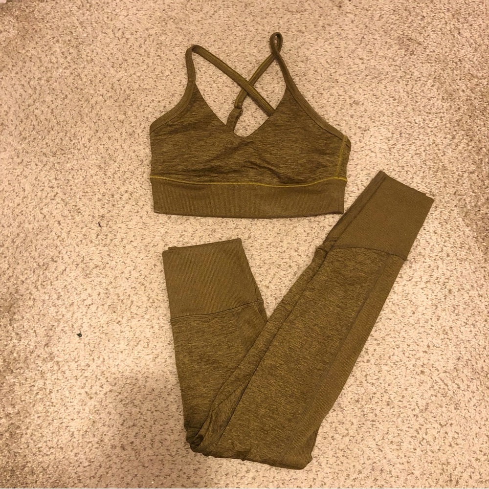 COPY - SET Aerie Pocket Leggings & Bra